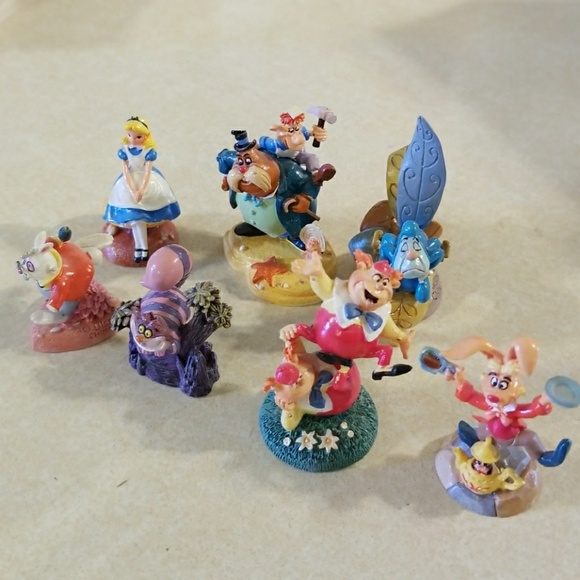 alice in wonderland mini figures